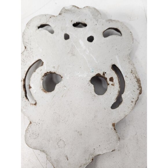 Vintage Gold Ornate Scroll Skeleton Key Wall Hanging Plaque Rustic Chalkware - Picture 5 of 7